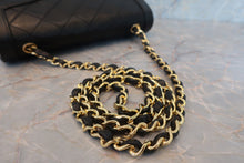 Load image into Gallery viewer, CHANEL Matelasse chain shoulder bag Lambskin Black/Gold hadware Shoulder bag 600100070
