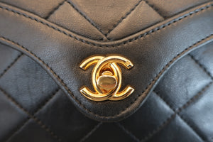 CHANEL Matelasse chain shoulder bag Lambskin Black/Gold hadware Shoulder bag 600100070