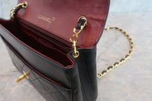 Load image into Gallery viewer, CHANEL Matelasse chain shoulder bag Lambskin Black/Gold hadware Shoulder bag 600100070
