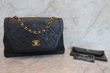 Load image into Gallery viewer, CHANEL Matelasse chain shoulder bag Lambskin Black/Gold hadware Shoulder bag 700100025
