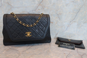 CHANEL Matelasse chain shoulder bag Lambskin Black/Gold hadware Shoulder bag 700100025
