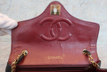 Load image into Gallery viewer, CHANEL Matelasse chain shoulder bag Lambskin Black/Gold hadware Shoulder bag 600100070
