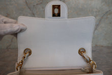 Load image into Gallery viewer, CHANEL Mademoiselle mini chain shoulder bag Caviar skin White/Gold hadware Shoulder bag 600080016
