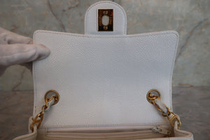 CHANEL Mademoiselle mini chain shoulder bag Caviar skin White/Gold hadware Shoulder bag 600080016