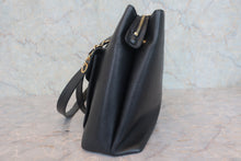 画像をギャラリービューアに読み込む, CHANEL/シャネル ココマークチェーンショルダーバッグ キャビアスキン ブラック/ゴールド金具 ショルダーバッグ 800010182
