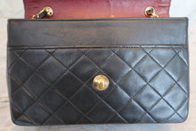 Load image into Gallery viewer, CHANEL Matelasse chain shoulder bag Lambskin Black/Gold hadware Shoulder bag 600100070
