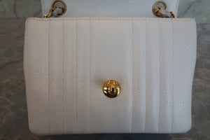 CHANEL Mademoiselle mini chain shoulder bag Caviar skin White/Gold hadware Shoulder bag 600080016