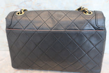 Load image into Gallery viewer, CHANEL Matelasse chain shoulder bag Lambskin Black/Gold hadware Shoulder bag 700100025
