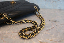 Load image into Gallery viewer, CHANEL  Bias stitch chain shoulder bag Lambskin Black/Gold hadware Shoulder bag 800060177
