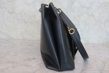 画像をギャラリービューアに読み込む, CHANEL/シャネル ココマークチェーンショルダーバッグ キャビアスキン ブラック/ゴールド金具 ショルダーバッグ 800010182
