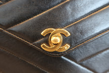 Load image into Gallery viewer, CHANEL  Bias stitch chain shoulder bag Lambskin Black/Gold hadware Shoulder bag 800060177
