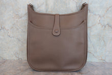 将图片加载到图库查看器，HERMES EVELYNE 3GM Epsom leather Etoupe gray □M刻印 Shoulder bag 800070186
