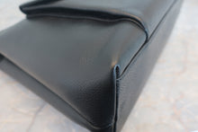 画像をギャラリービューアに読み込む, CHANEL/シャネル ココマークチェーンショルダーバッグ キャビアスキン ブラック/ゴールド金具 ショルダーバッグ 800010182
