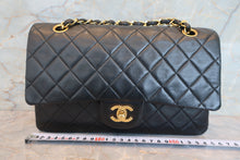 將圖片載入圖庫檢視器 CHANEL/シャネル マトラッセWフラップWチェーンショルダーバッグ ラムスキン ブラック/ゴールド金具 ショルダーバッグ 700060271
