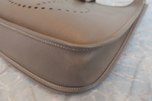 将图片加载到图库查看器，HERMES EVELYNE 3GM Epsom leather Etoupe gray □M刻印 Shoulder bag 800070186
