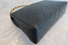 Load image into Gallery viewer, CHANEL Matelasse chain shoulder bag Lambskin Black/Gold hadware Shoulder bag 700100025
