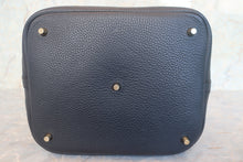 將圖片載入圖庫檢視器 HERMES／エルメス ピコタンロックエクラGM トリヨンクレマンス/ヴォースイフト ブルーニュイ/オレンジポピー X刻印 ハンドバッグ 700120224
