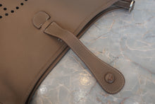 将图片加载到图库查看器，HERMES EVELYNE 3GM Epsom leather Etoupe gray □M刻印 Shoulder bag 800070186
