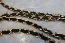 Load image into Gallery viewer, CHANEL Matelasse chain shoulder bag Lambskin Black/Gold hadware Shoulder bag 700100025
