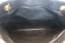 画像をギャラリービューアに読み込む, CHANEL/シャネル ココマークチェーンショルダーバッグ キャビアスキン ブラック/ゴールド金具 ショルダーバッグ 800010182
