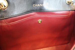 CHANEL Matelasse chain shoulder bag Lambskin Black/Gold hadware Shoulder bag 700100025