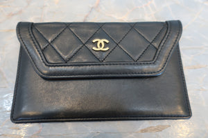 CHANEL Matelasse chain shoulder bag Lambskin Black/Gold hadware Shoulder bag 700100025
