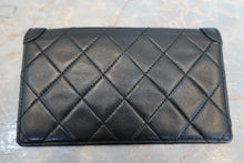 Load image into Gallery viewer, CHANEL Matelasse chain shoulder bag Lambskin Black/Gold hadware Shoulder bag 700100025

