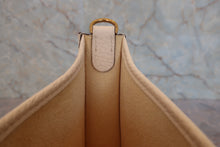 画像をギャラリービューアに読み込む, HERMES／エルメス エブリンTPM トリヨンクレマンス ナタ B刻印 ショルダーバッグ 800040136
