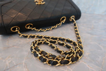 Load image into Gallery viewer, CHANEL Matelasse chain shoulder bag Lambskin Black/Gold hadware Shoulder bag 600080019
