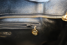 将图片加载到图库查看器，CHANEL/香奈儿 复刻 托特包 荔枝皮 Black/Gold hadware(黑色/金色金属) 托特包 700090080
