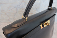 Load image into Gallery viewer, HERMES KELLY 32 Box carf leather Black 〇Z Engraving Shoulder bag 700050105
