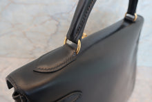 Load image into Gallery viewer, HERMES KELLY 32 Box carf leather Black 〇Z Engraving Shoulder bag 700050105

