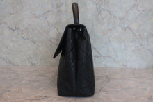 画像をギャラリービューアに読み込む, CHANEL/シャネル マトラッセ台形ハンドバッグ キャビアスキン ブラック/ゴールド金具 ハンドバッグ 800020013
