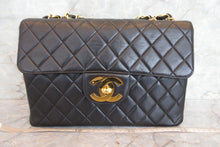 Load image into Gallery viewer, CHANEL Medium Matelasse single flap chain shoulder bag Lambskin Black/Gold hadware Shoulder bag 700080010
