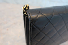 将图片加载到图库查看器，CHANEL/香奈儿 CF 按压锁 链条包 羊皮 Black/Gold Hardware(黑色/金色金属) 肩背包 800090091
