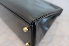Load image into Gallery viewer, HERMES KELLY 32 Box carf leather Black 〇Z Engraving Shoulder bag 700050105
