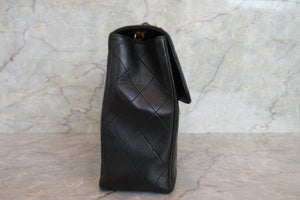 CHANEL Medium Matelasse single flap chain shoulder bag Lambskin Black/Gold hadware Shoulder bag 700080010