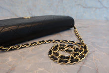 将图片加载到图库查看器，CHANEL/香奈儿 CF 按压锁 链条包 羊皮 Black/Gold Hardware(黑色/金色金属) 肩背包 800090091
