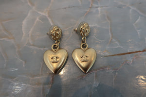 CHANEL Camelia Heart earring Gold plate Gold Earring 600050100