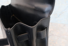 Load image into Gallery viewer, HERMES KELLY 32 Box carf leather Black 〇Z Engraving Shoulder bag 700050105

