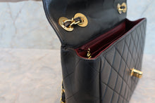 Load image into Gallery viewer, CHANEL Medium Matelasse single flap chain shoulder bag Lambskin Black/Gold hadware Shoulder bag 700100065
