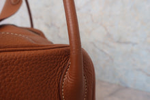 画像をギャラリービューアに読み込む, HERMES／エルメス リンディ34 トリヨンクレマンス ゴールド □R刻印 ショルダーバッグ 800030076
