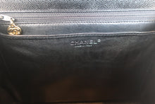 画像をギャラリービューアに読み込む, CHANEL/シャネル マトラッセ台形ハンドバッグ キャビアスキン ブラック/ゴールド金具 ハンドバッグ 800020013
