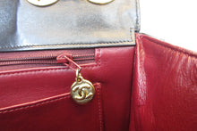 Load image into Gallery viewer, CHANEL Medium Matelasse single flap chain shoulder bag Lambskin Black/Gold hadware Shoulder bag 700080010
