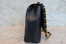 将图片加载到图库查看器，CHANEL/香奈儿 垂直针迹 链条包 荔枝皮 Black/Gold hadware(黑色/金色金属) 肩背包 800090092
