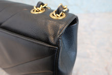 将图片加载到图库查看器，CHANEL/香奈儿 垂直针迹 链条包 荔枝皮 Black/Gold hadware(黑色/金色金属) 肩背包 800090092
