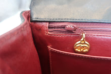 将图片加载到图库查看器，CHANEL/香奈儿 coco小姐 V线 链条包 羊皮 Black/Gold hadware(黑色/金色金属) 肩背包 800080007
