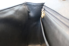 将图片加载到图库查看器，CHANEL/香奈儿 垂直针迹 链条包 荔枝皮 Black/Gold hadware(黑色/金色金属) 肩背包 800090092
