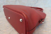 Load image into Gallery viewer, HERMES／BOLIDE 31 Clemence leather Rouge H □Q Engraving Shoulder bag 700100080
