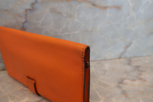 HERMES／エルメス ベアンデュプリ ヴォーエプソン オレンジ □I刻印 財布 700050244